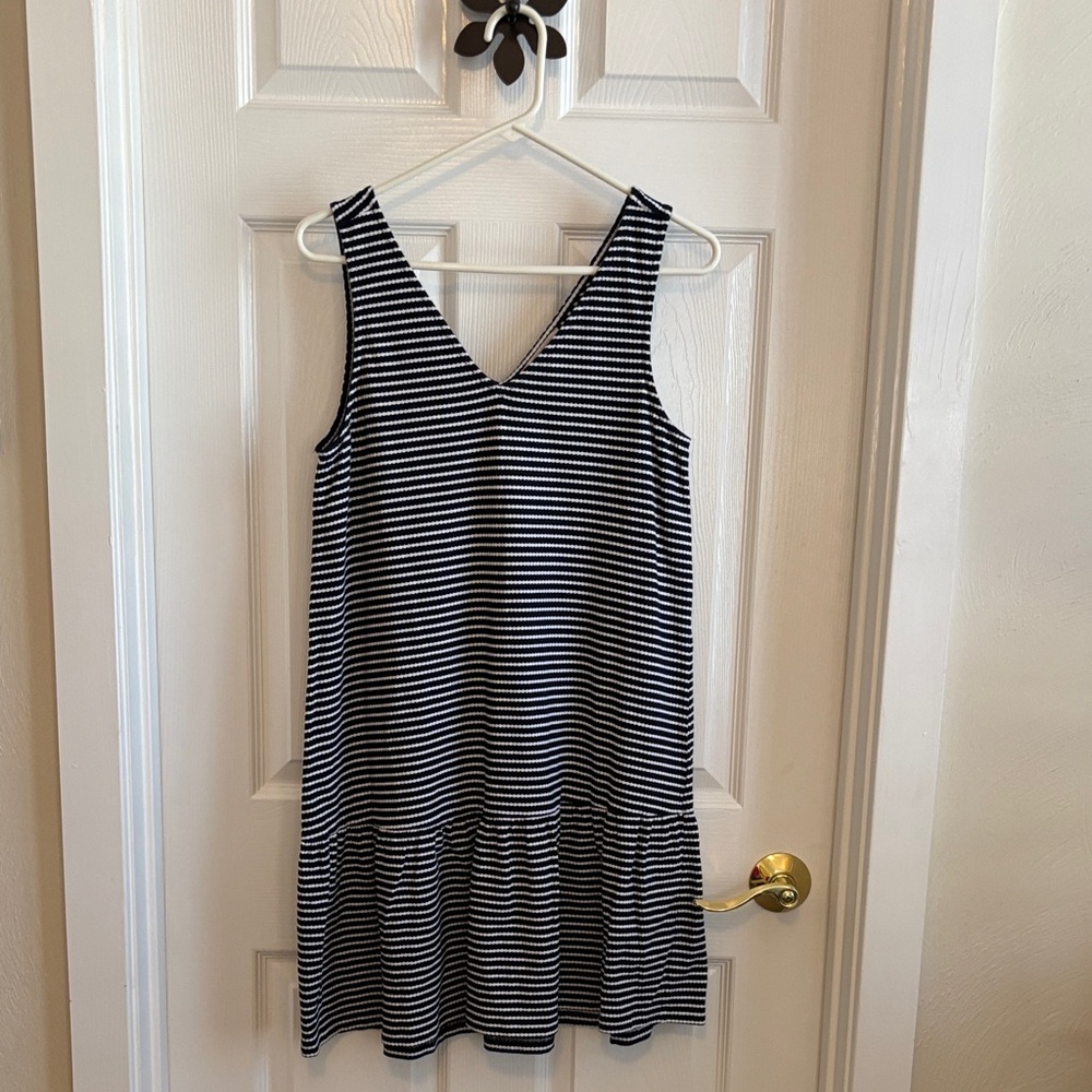LOFT Black and White Striped Dress V-Neck Sleeveless Pull-On Grab & Go EUC Sz Sm